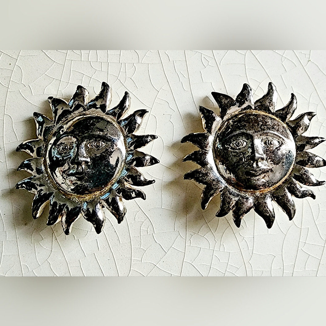 Vintage Worn Carolee Silver Sun With Face Clip-On Earrings Grannycore Gen X 25$